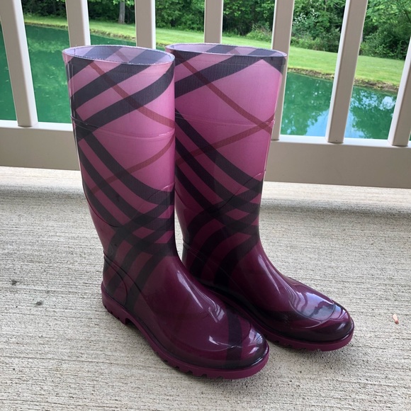 pink burberry rain boots